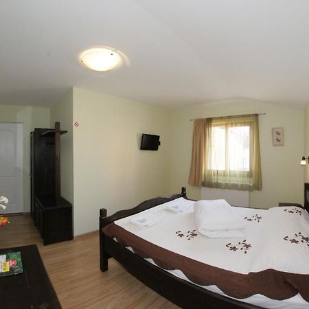 Hotel Casa Oana Iasi Habitación foto